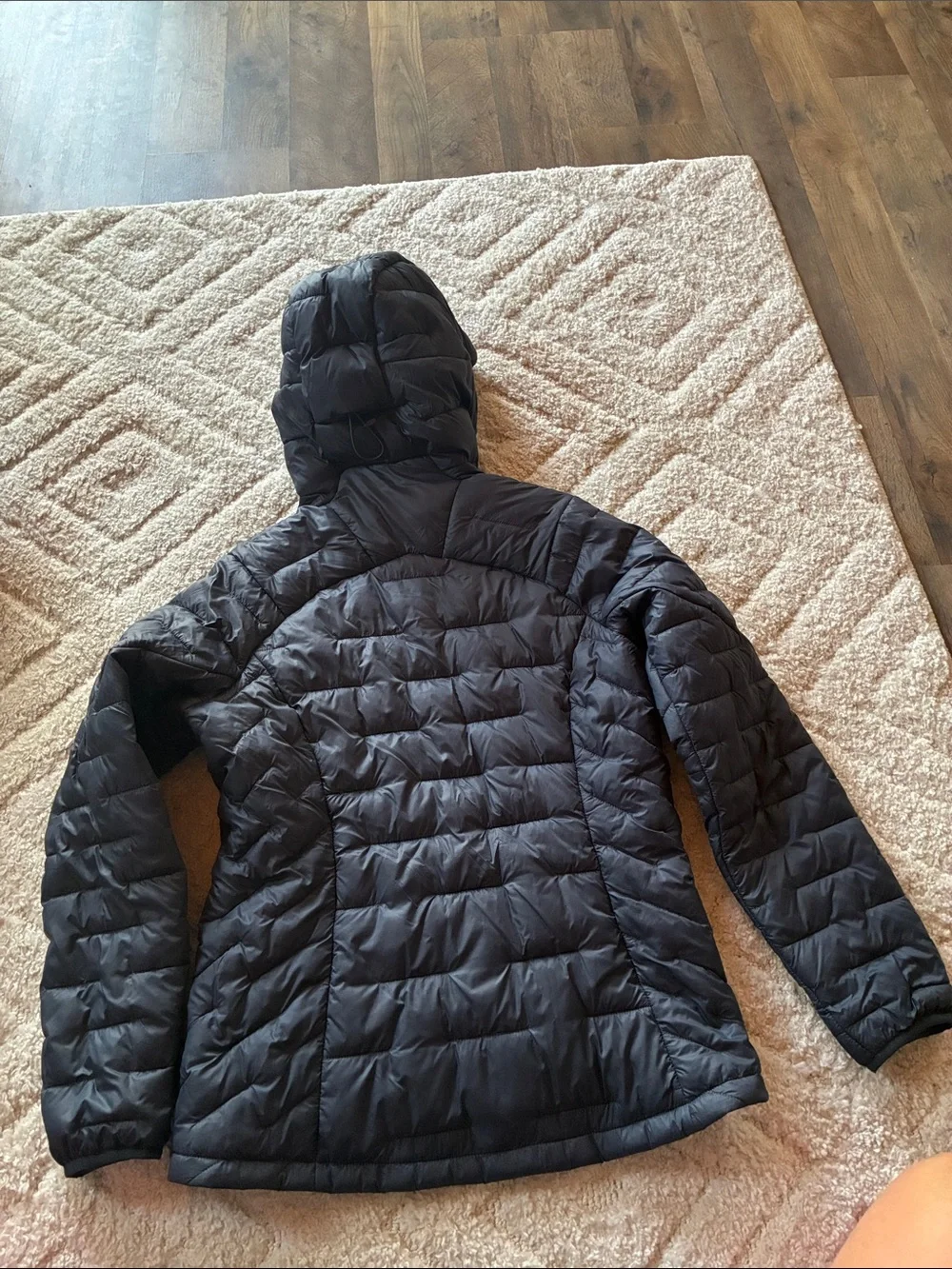 Patagonia Womens Macro Puff Hooded jacket.